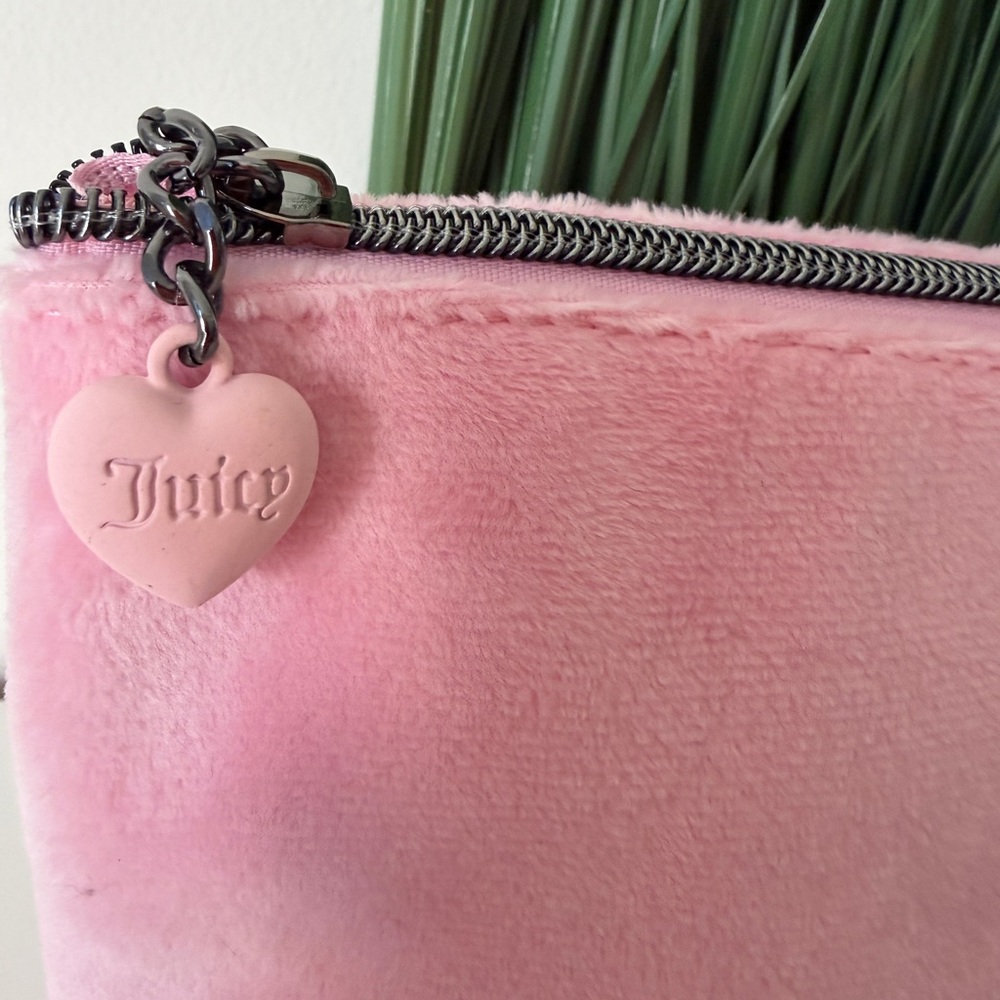 New Juicy Couture Soft Pink Cosmetic Case - Picture 2 of 8